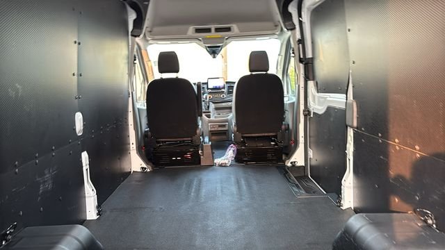 Used 2020 Oxford White Ford Base image 30