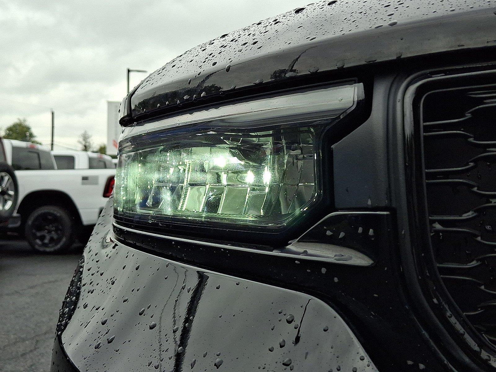 Used 2023 Diamond Black Crystal Pearlcoat Jeep Altitude X image 9