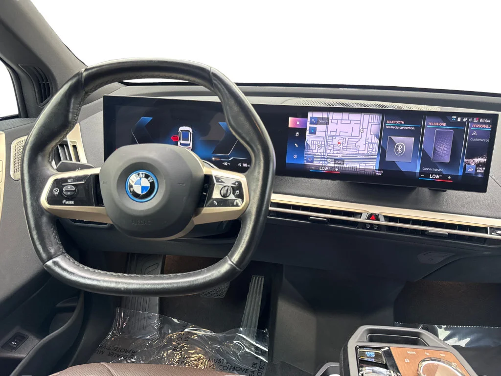Used 2023 White BMW M60 image 54