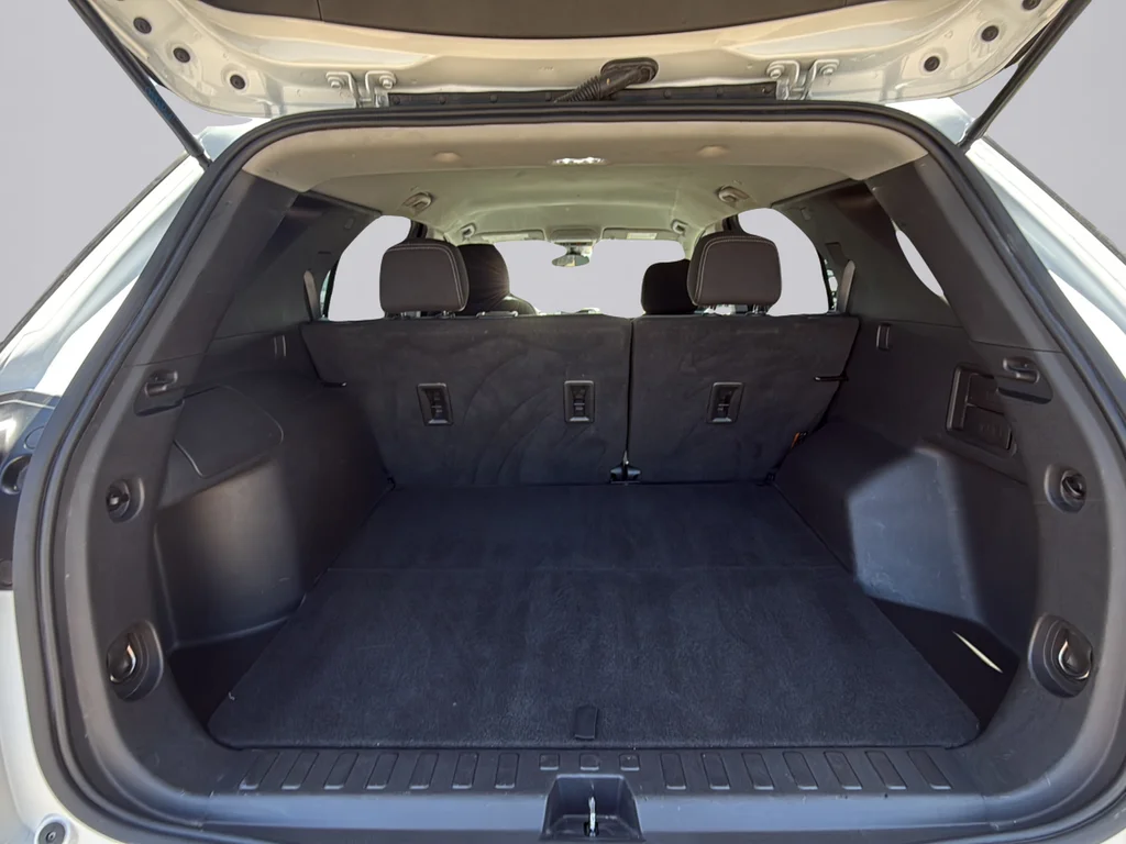 Used 2023 Summit White Chevrolet LT image 22