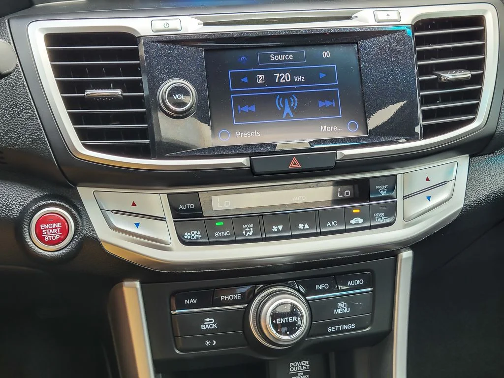 Used 2014 Black Honda Touring image 15