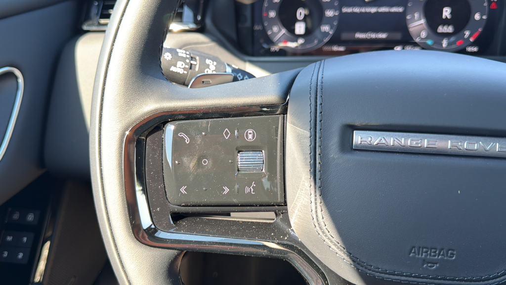 New 2026 Arroios Grey Land Rover  image 40