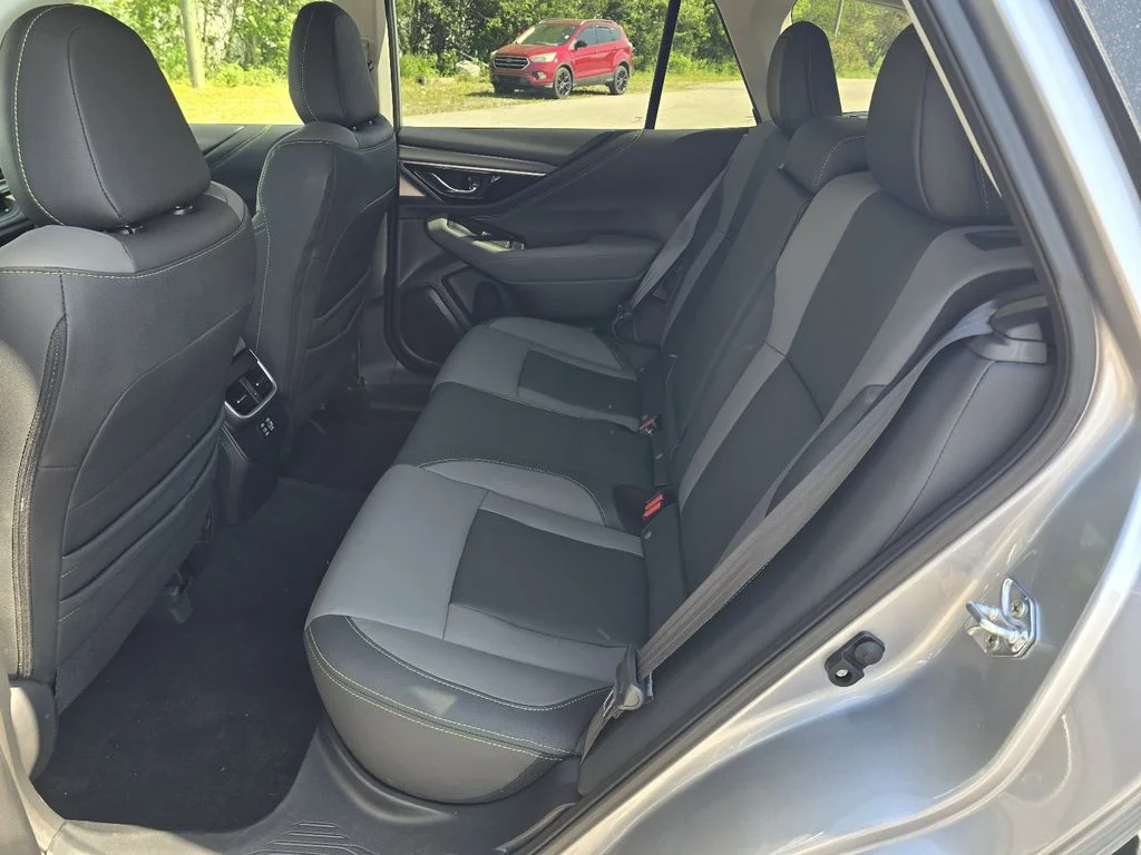 Used 2025 Ice Silver Metallic Subaru Onyx Edition image 13