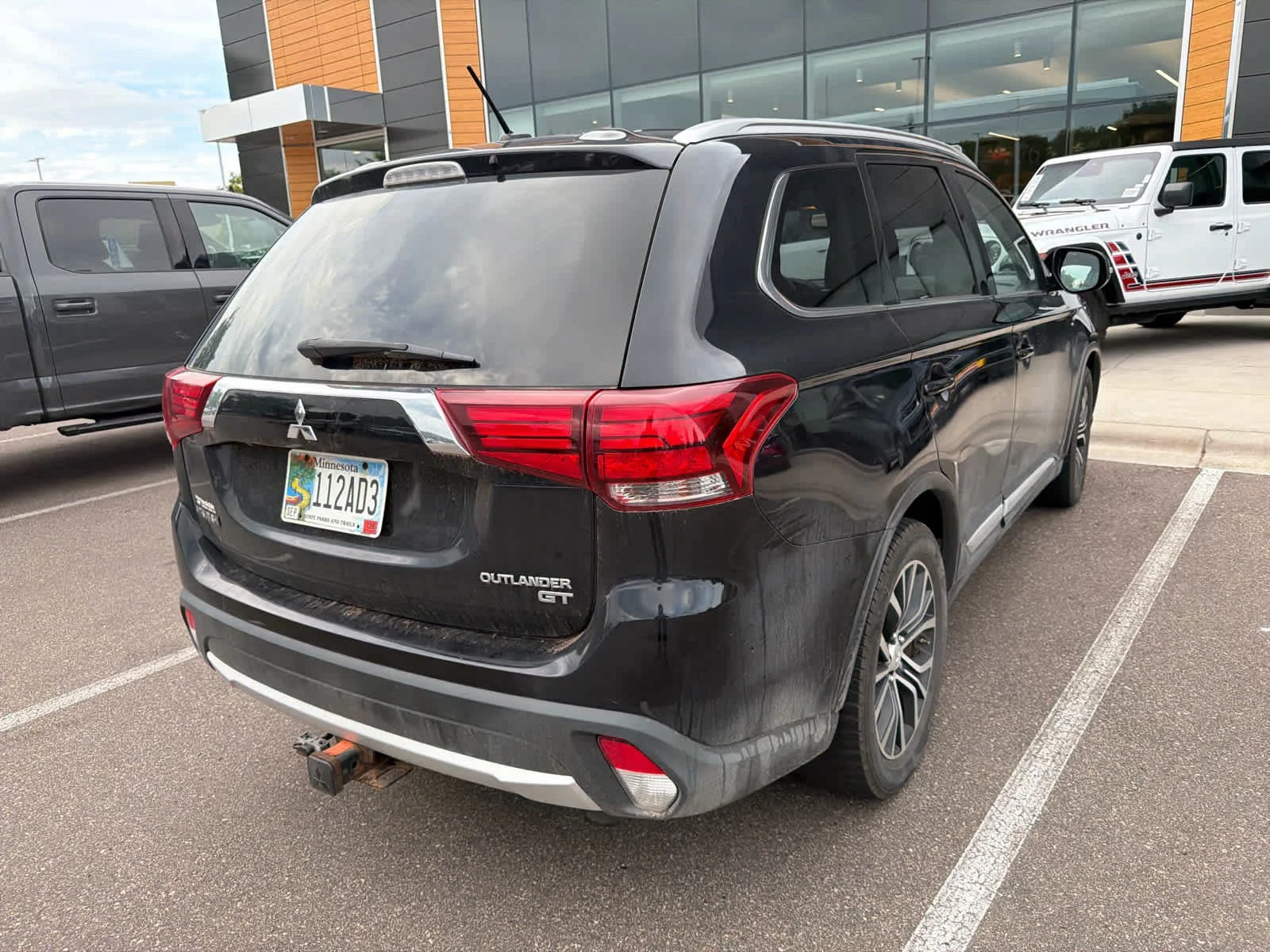 Used 2016 Labrador Black Pearl Mitsubishi GT image 4