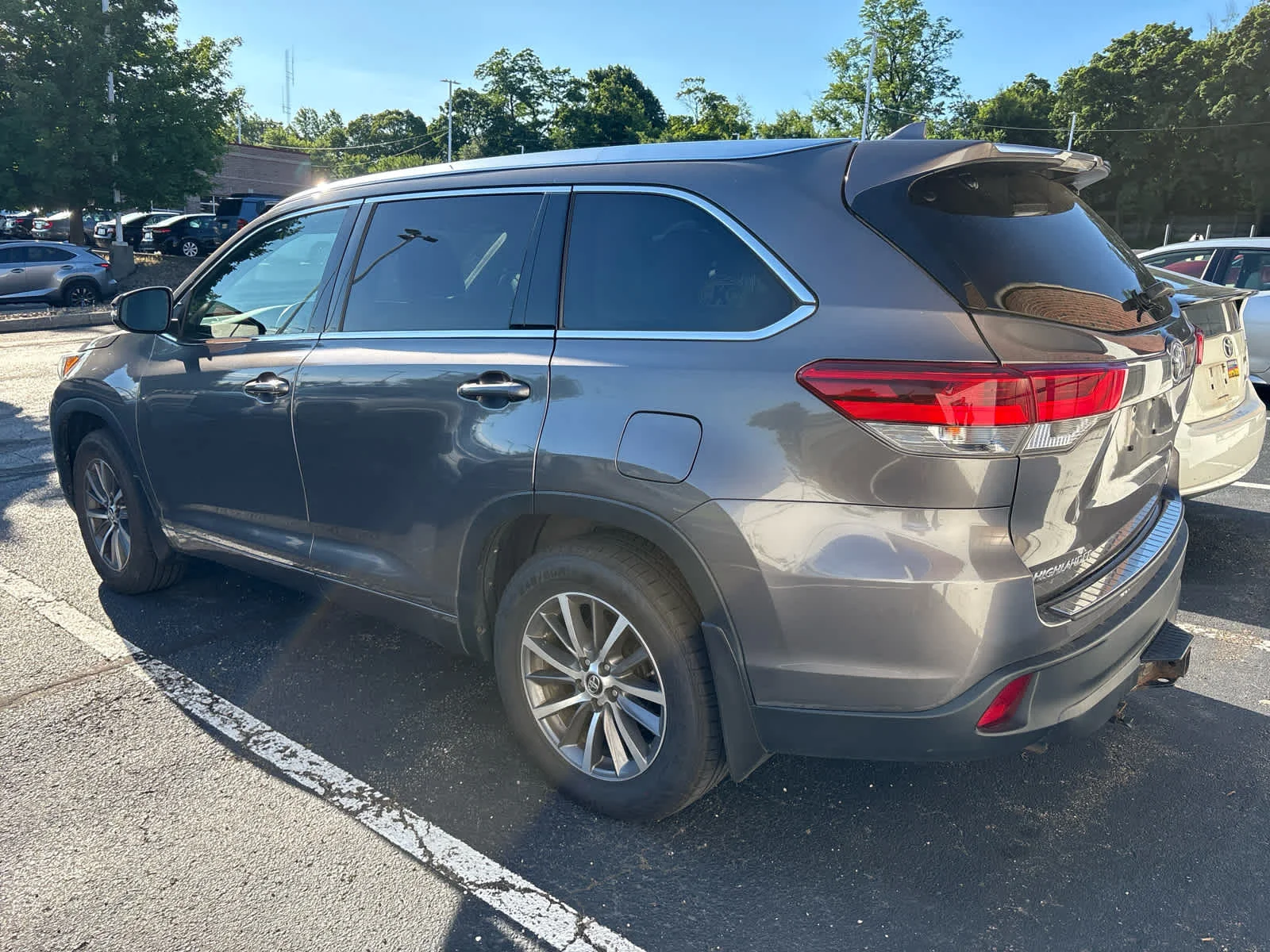 Used 2018 Predawn Gray Mica Toyota SE image 5