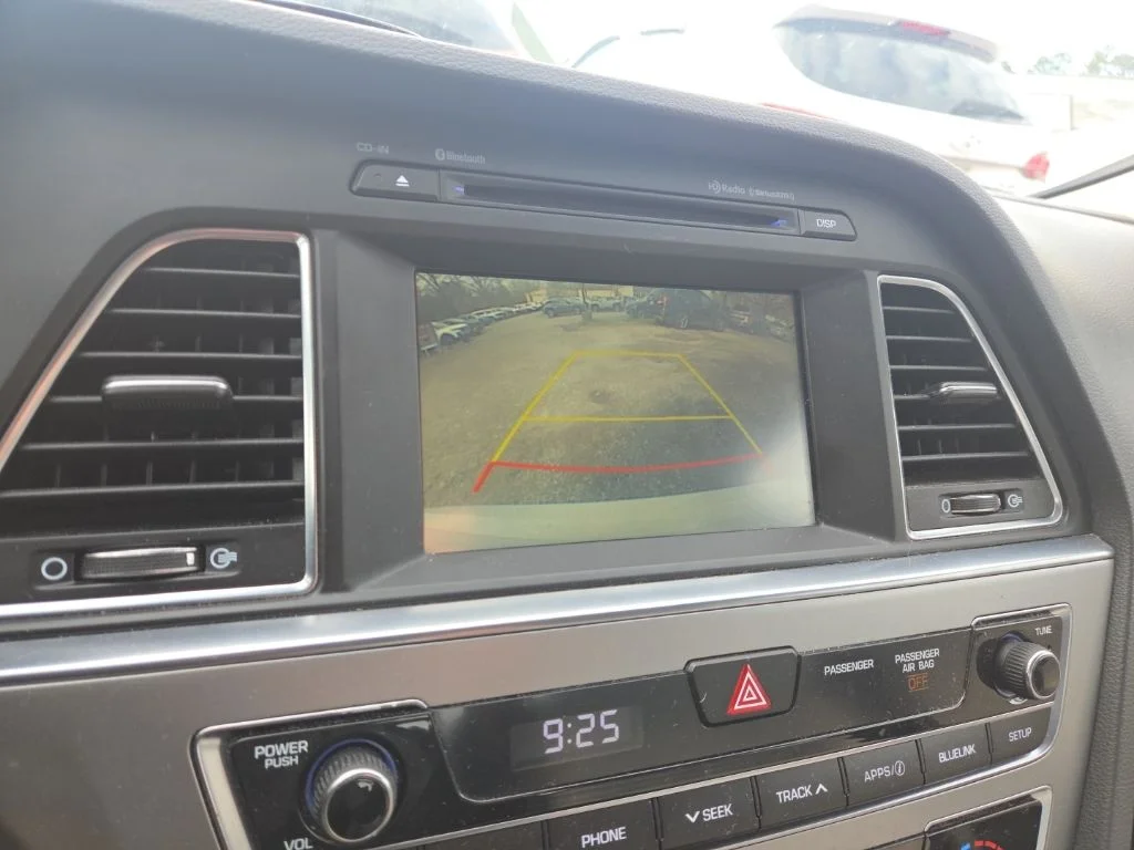 Used 2016 White Hyundai SE image 21