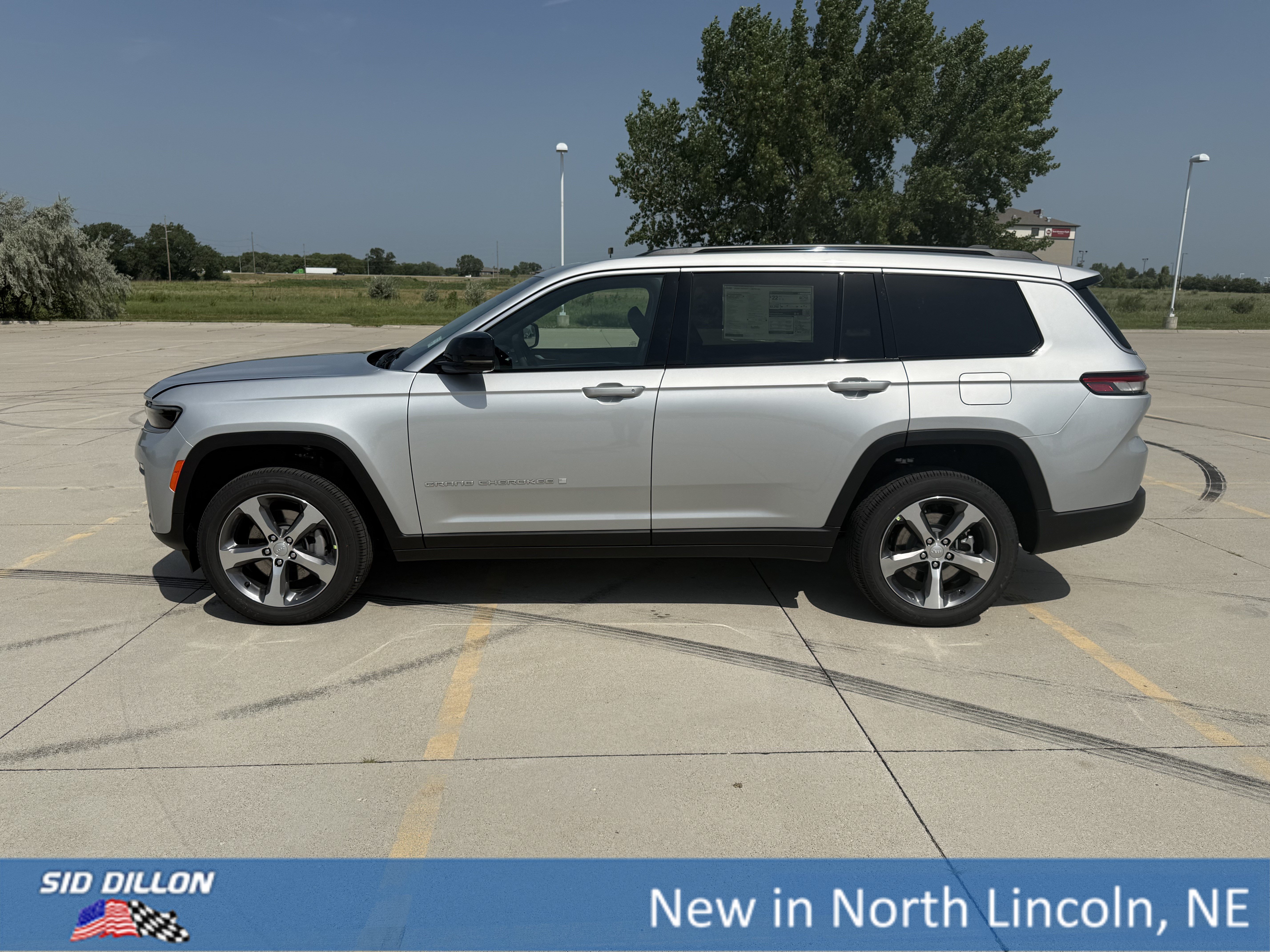 New 2026 Silver Zynith Jeep Limited image 2