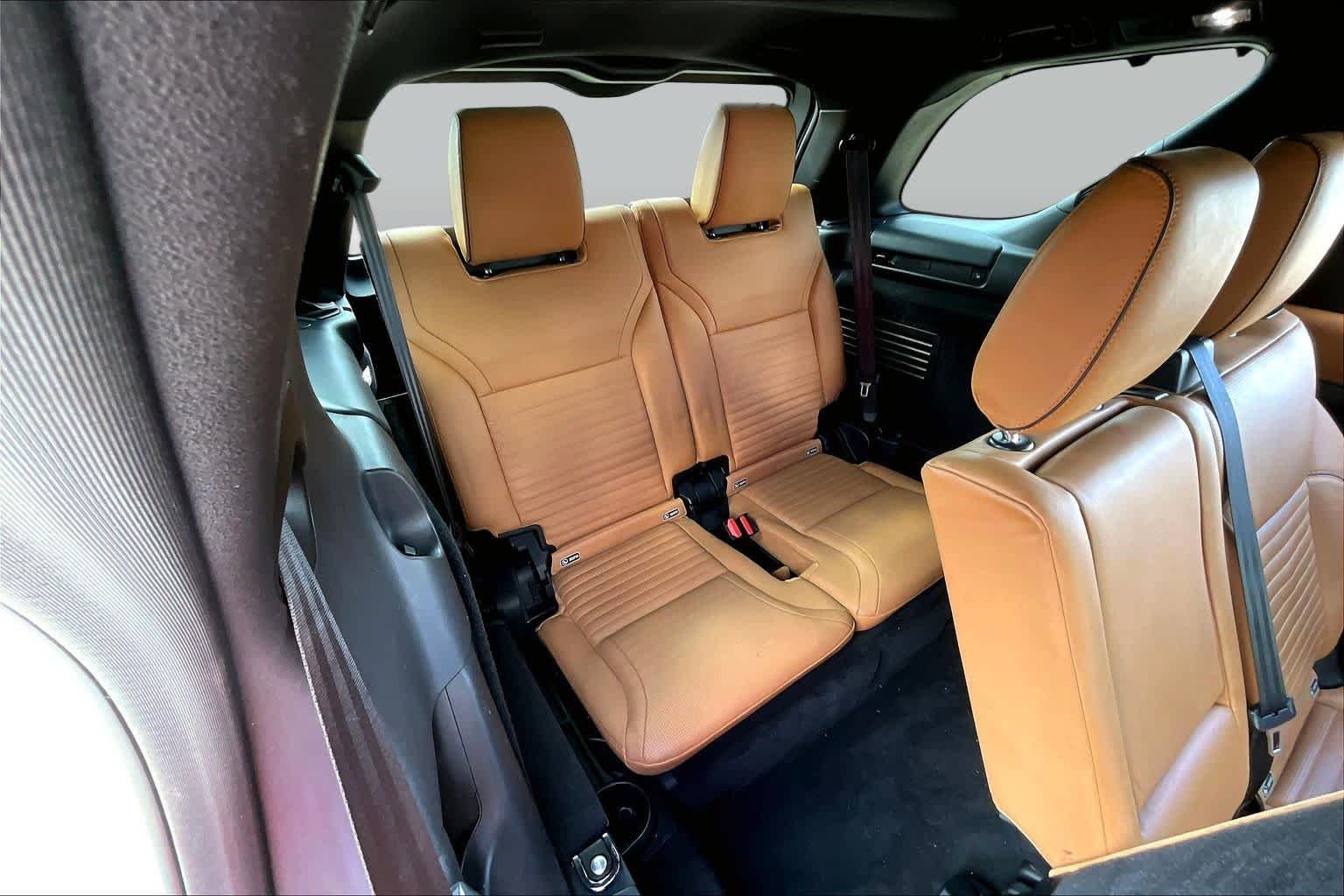 Used 2018 Fuji White Land Rover HSE Luxury image 20