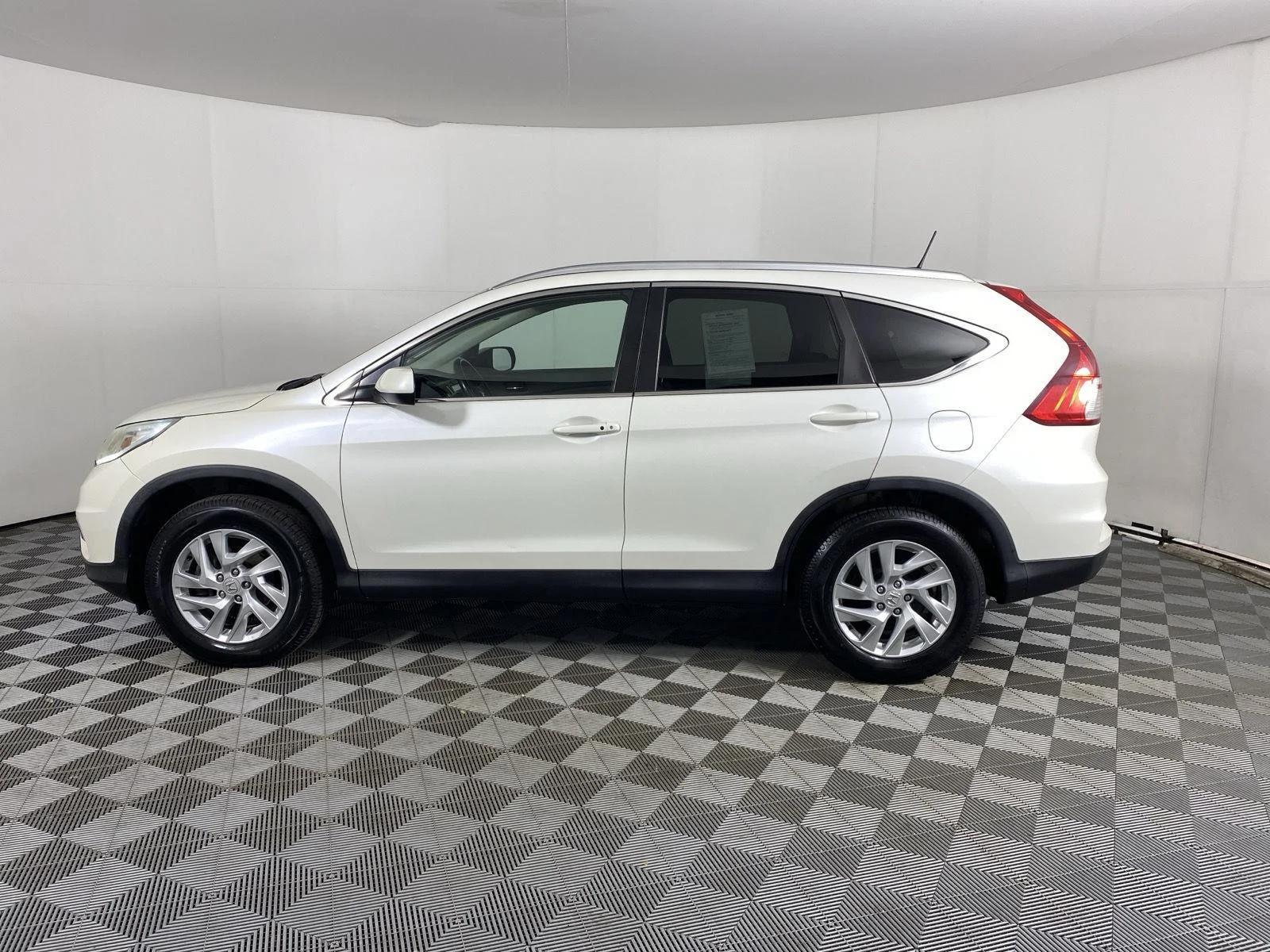 Used 2016  Honda EX-L image 4