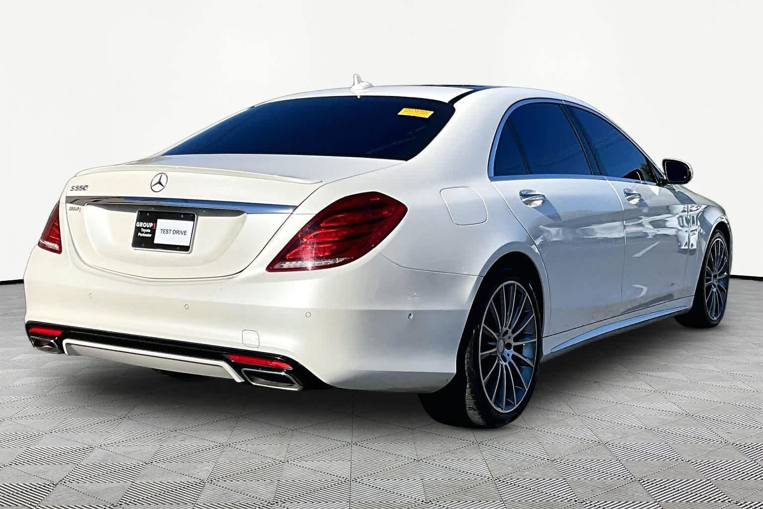 Used 2017 designo Diamond White Metallic Mercedes-Benz S 550 image 13
