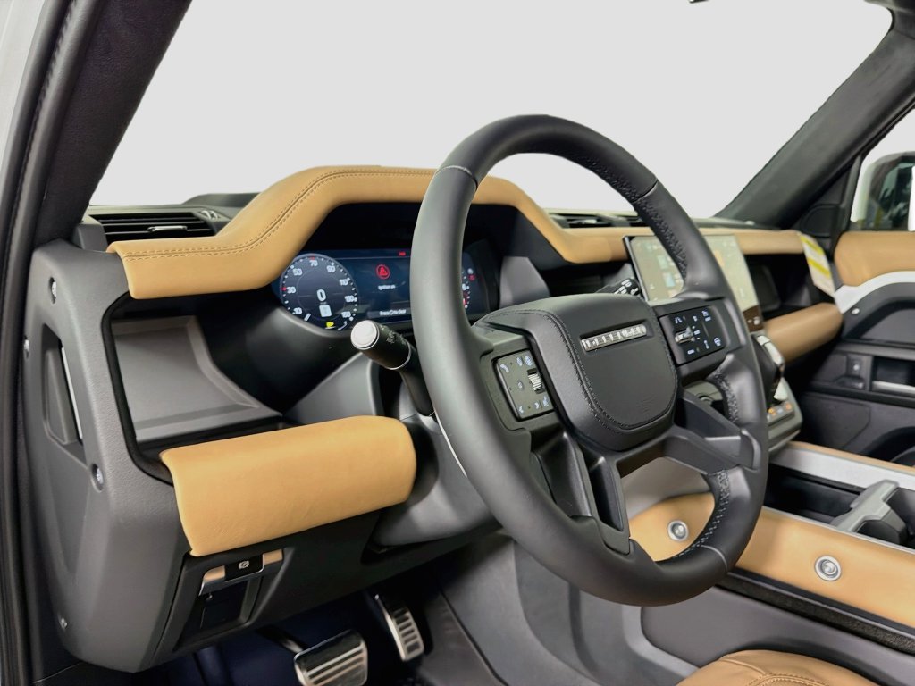 New 2026 Fuji White Land Rover V8 image 9