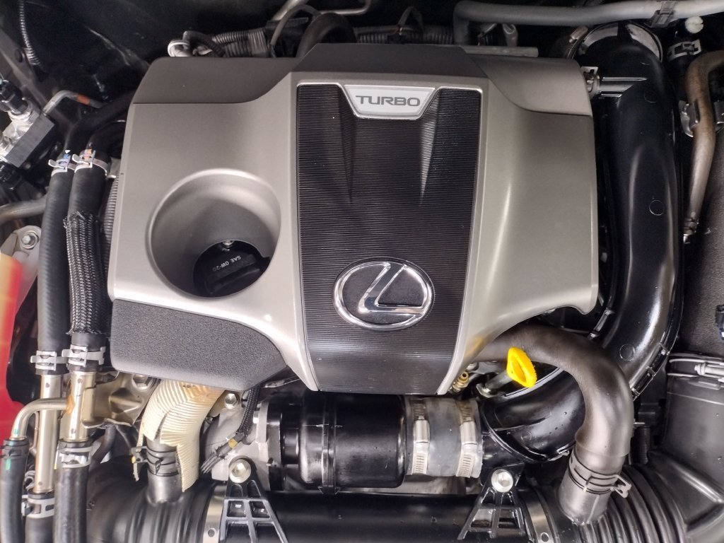 Used 2017 Silver Lexus 200t image 8