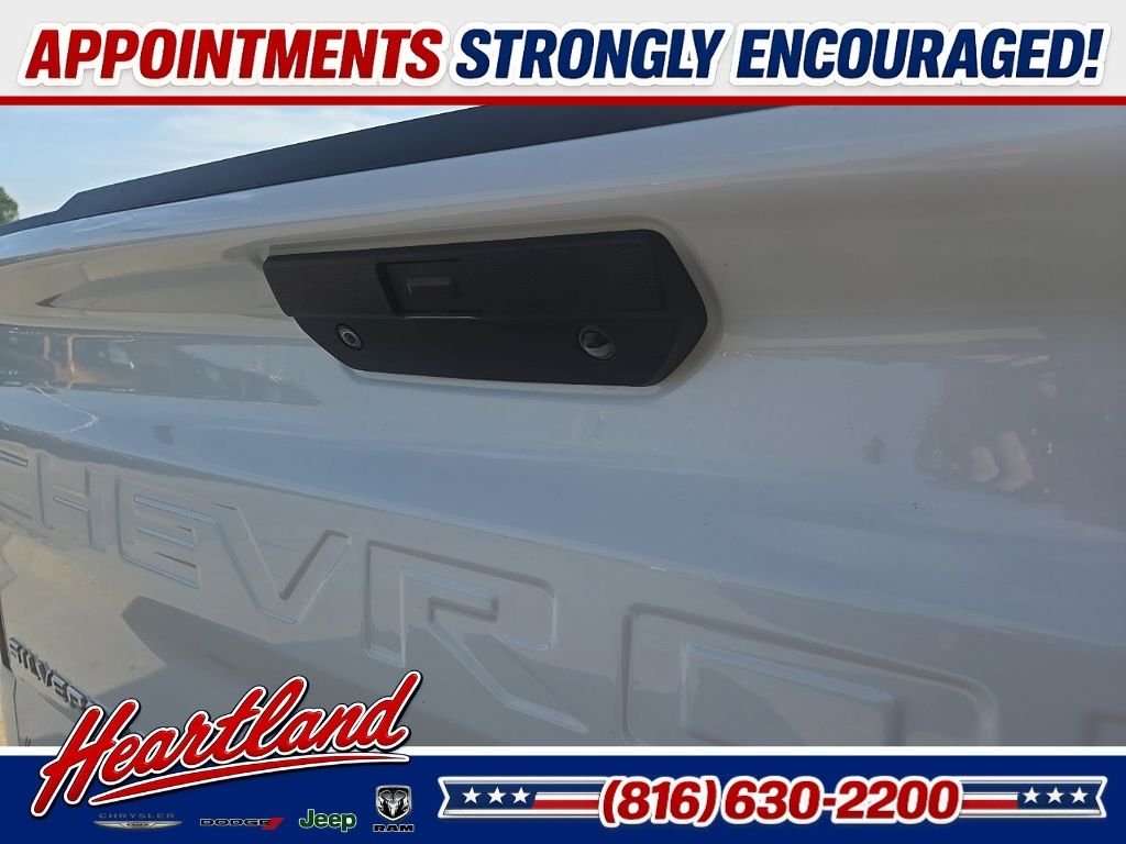 Used 2022 White Chevrolet LTZ image 27