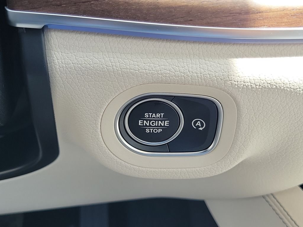 New 2026 Polar White Mercedes-Benz GLS 450 image 31