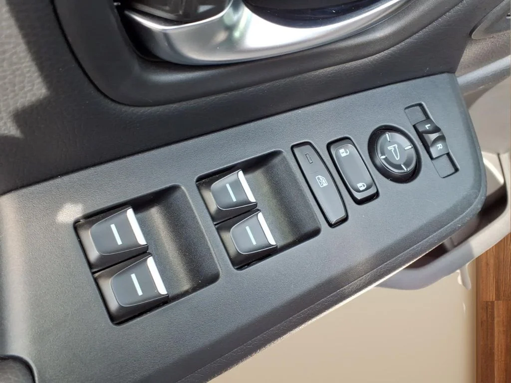 Used 2023 White Honda Touring image 19