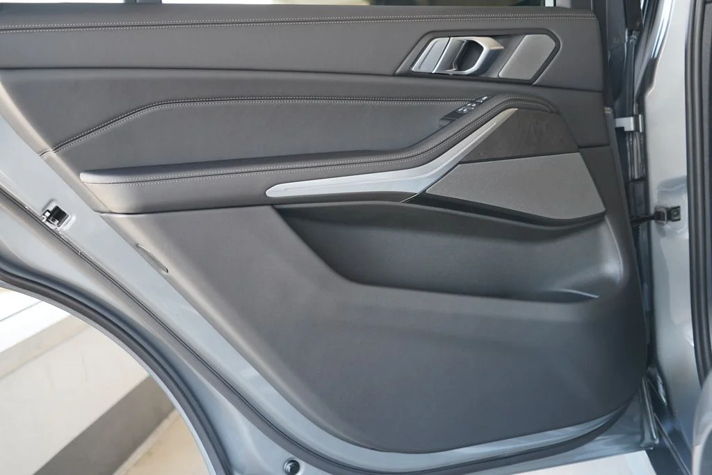New 2027 Skyscraper Grey Metallic BMW xDrive40i image 27