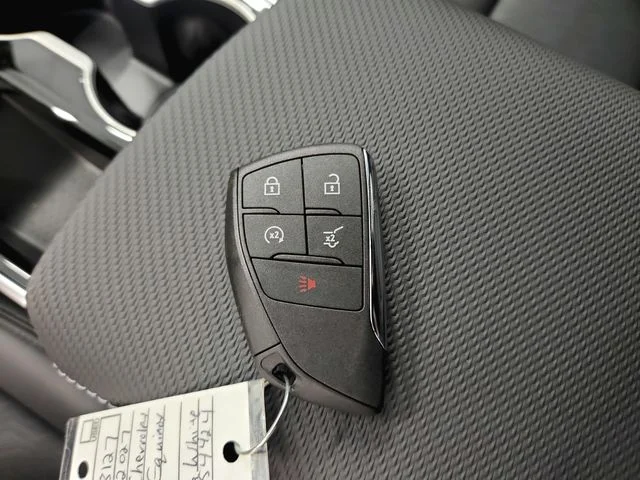 New 2027 White Chevrolet LT image 37