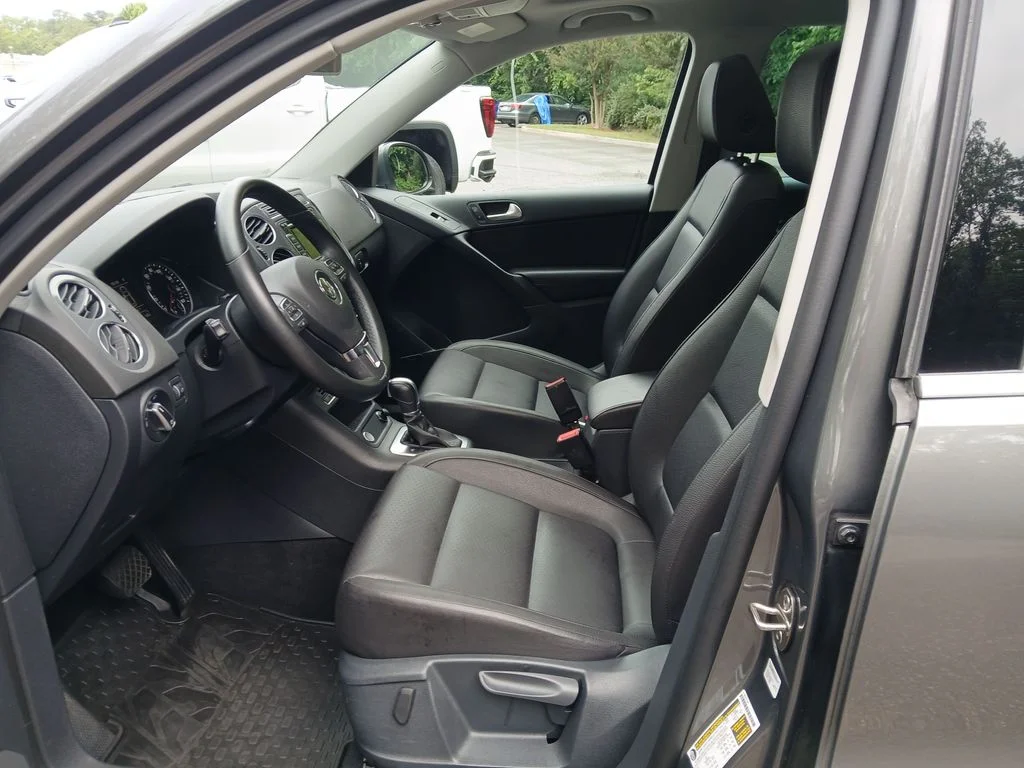 Used 2015 Gray Volkswagen SEL image 10