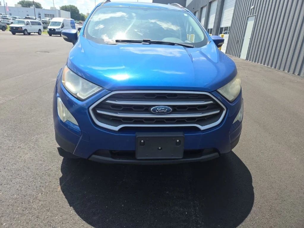 Used 2018 Blue Ford SE image 3
