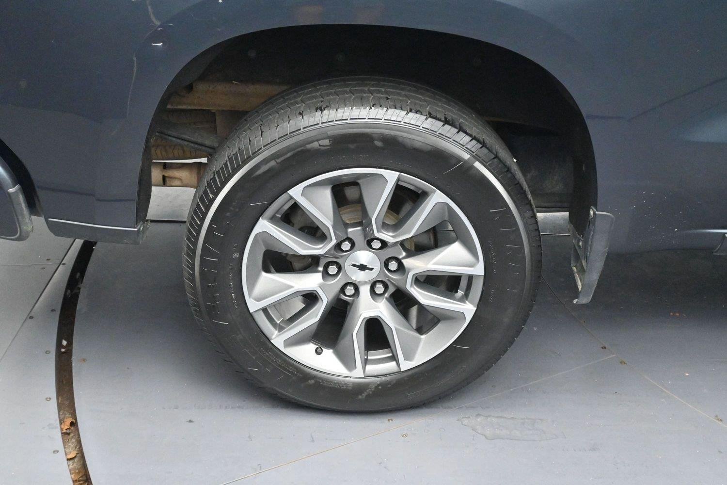 Used 2021 SHADOW GRAY METALLIC Chevrolet RST image 36