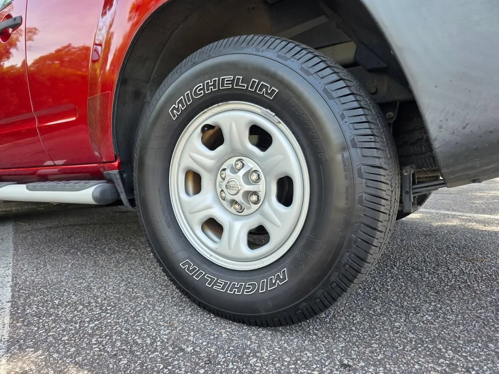 Used 2015 Red Nissan X image 28