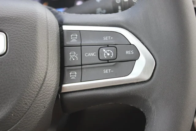 Used 2025 Silver Jeep Limited image 16