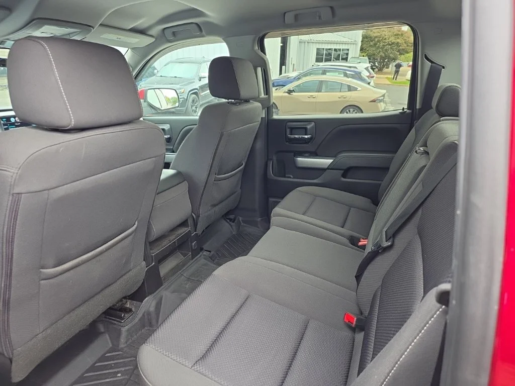 Used 2018 Red Chevrolet LT image 5