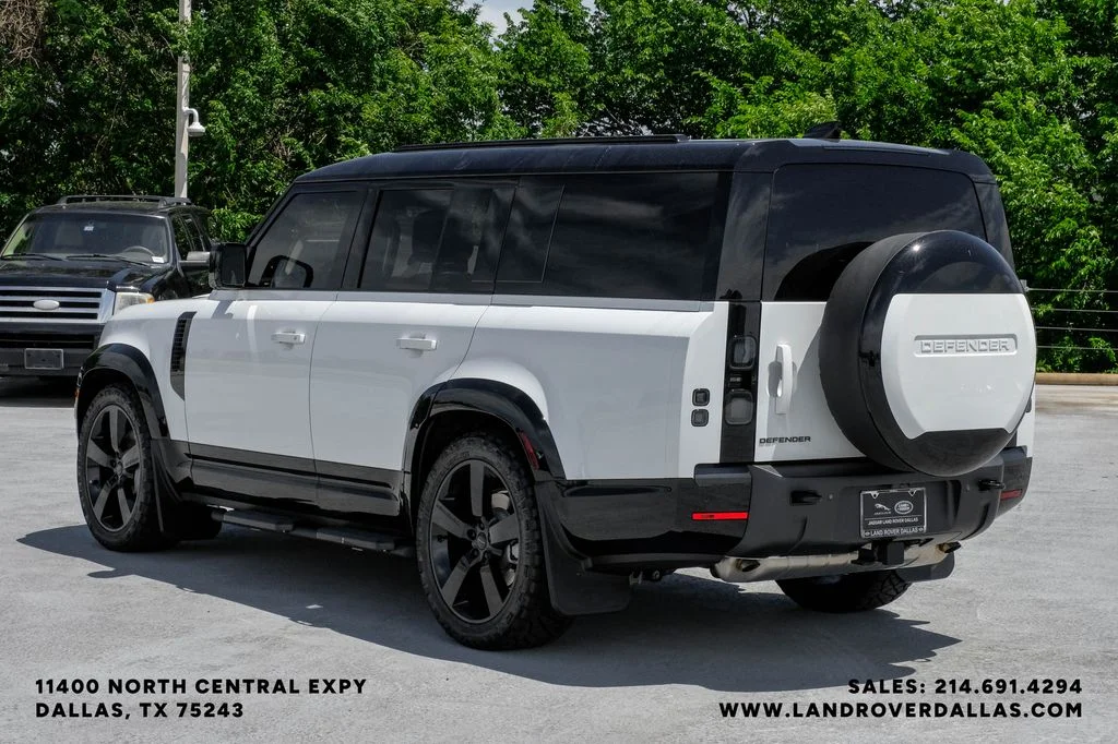 New 2026 Fuji White Land Rover X-Dynamic SE image 8