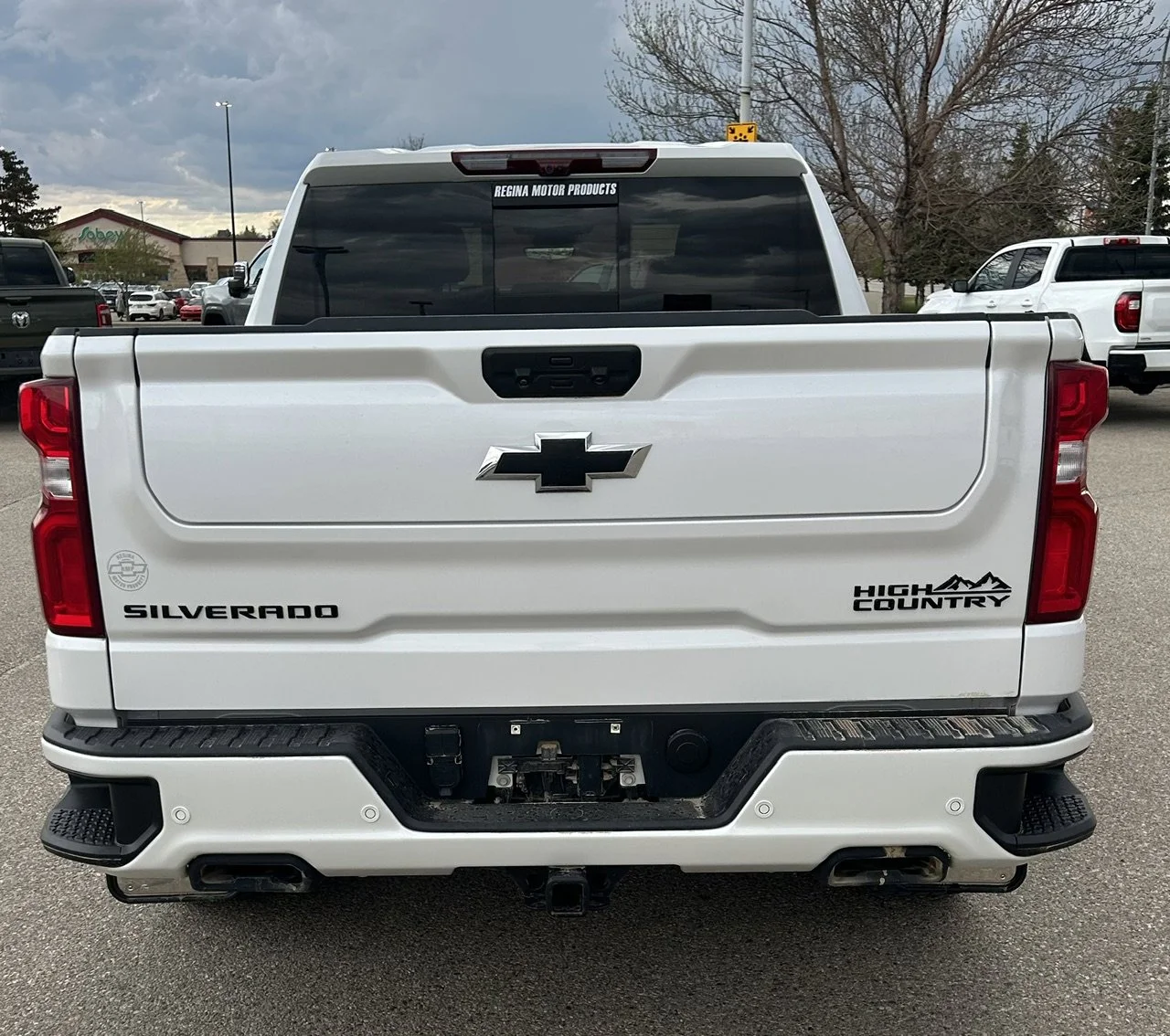 Used 2024 White Chevrolet High Country Crew Cab image 4