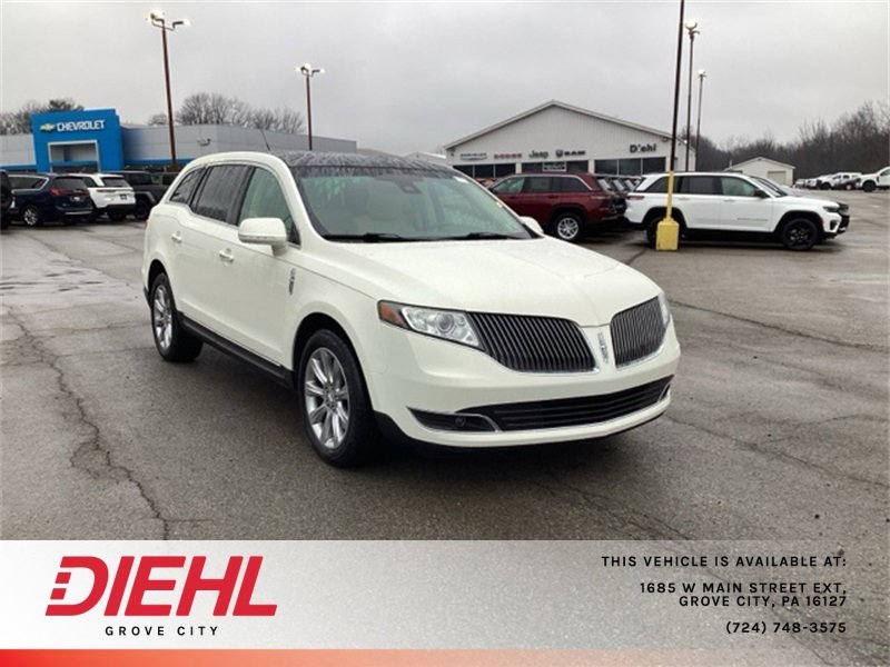 2013 Lincoln MKT Base