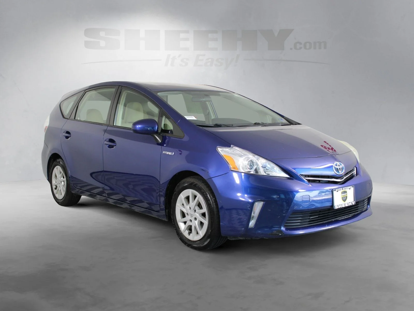 Used 2012 Blue Toyota Three image 2