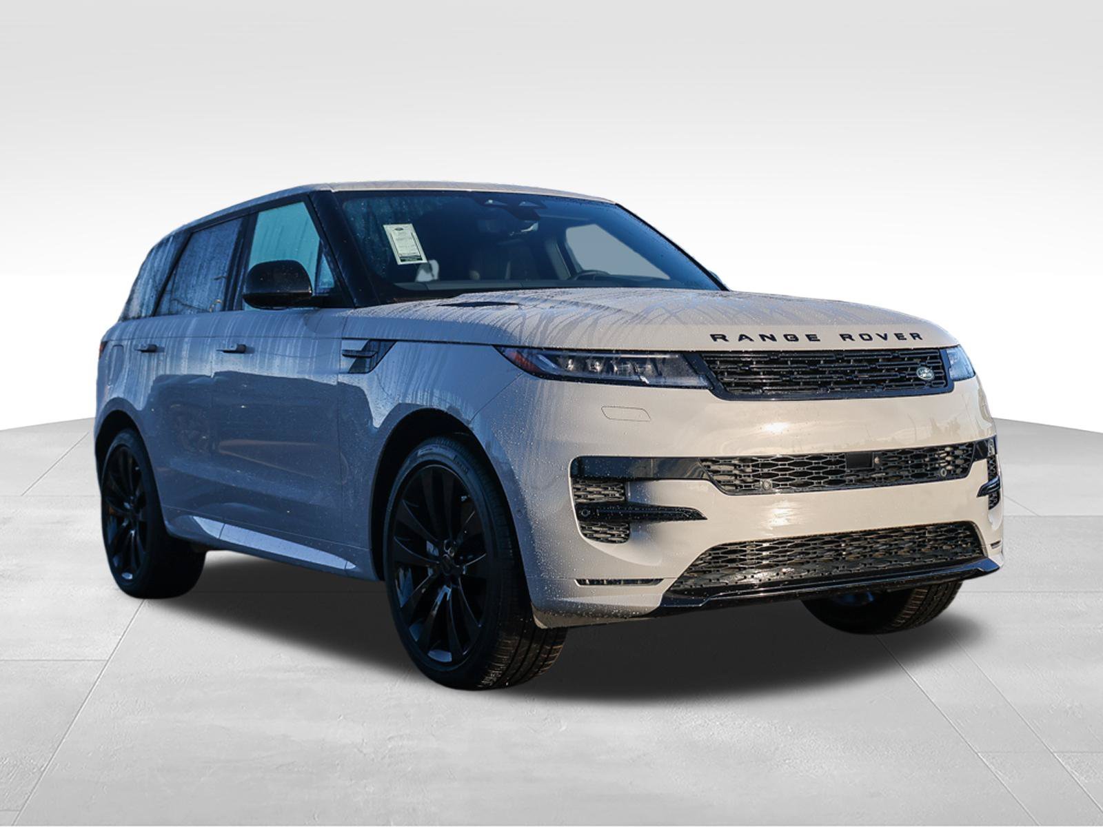 New 2026 Borasco Grey LAND ROVER Dynamic SE image 3
