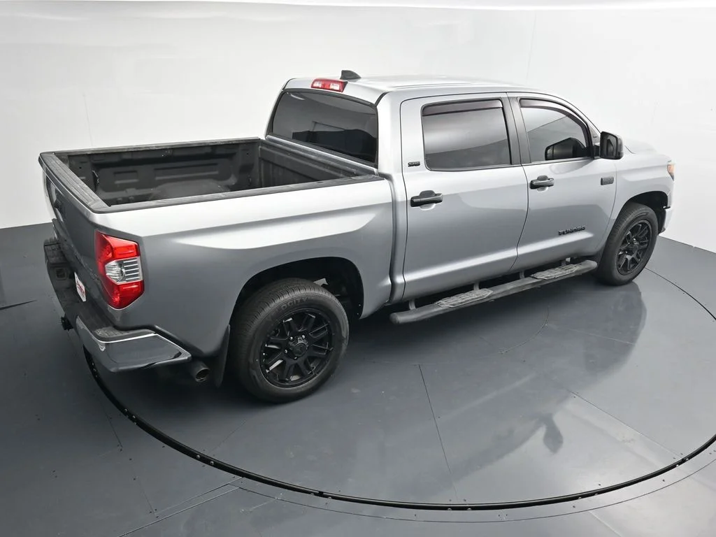Used 2021 Silver Toyota SR5 image 27