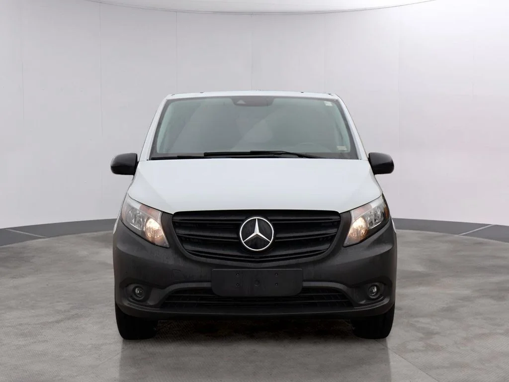 Used 2023  Mercedes-Benz Passenger image 2