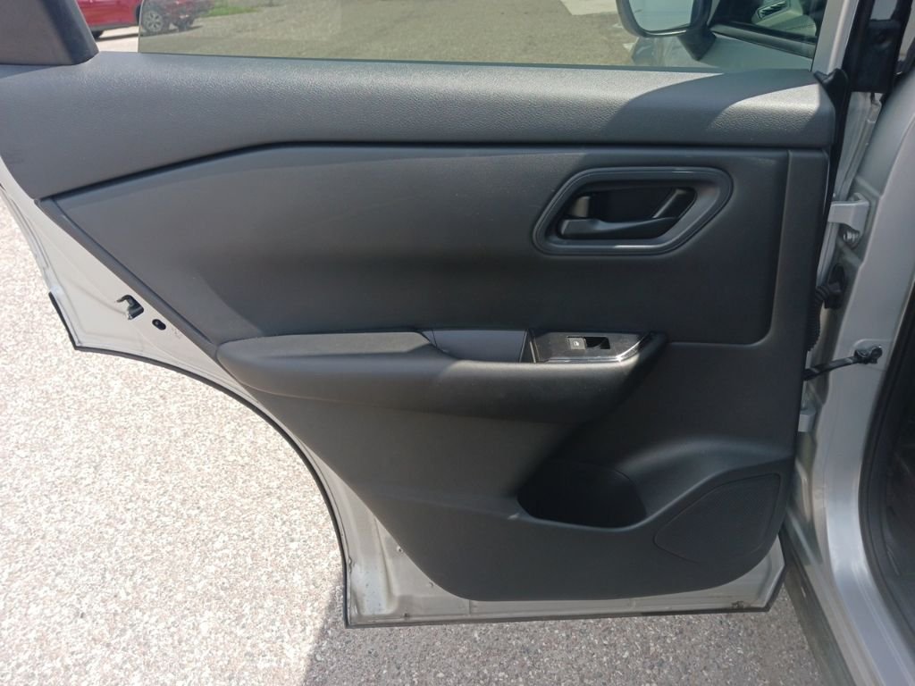 Used 2024 Silver Nissan S image 14