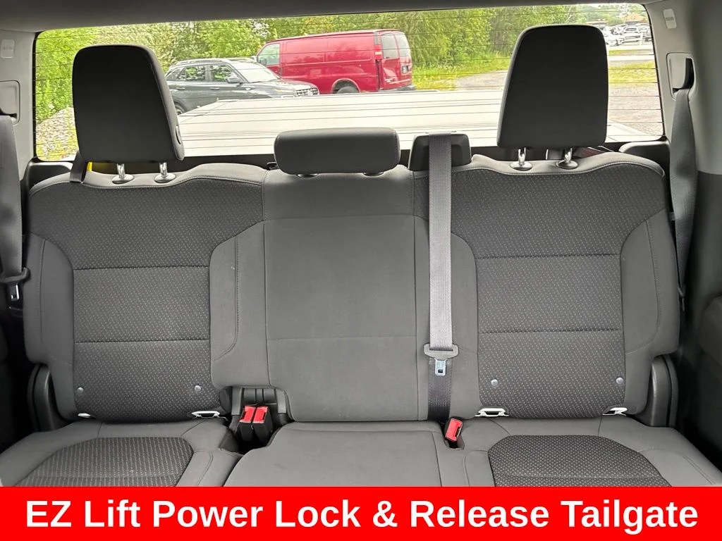 Used 2021 White Chevrolet Custom image 18
