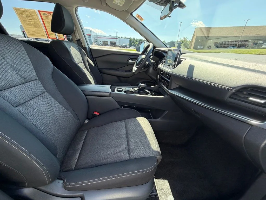 Used 2024 White Nissan SV image 38