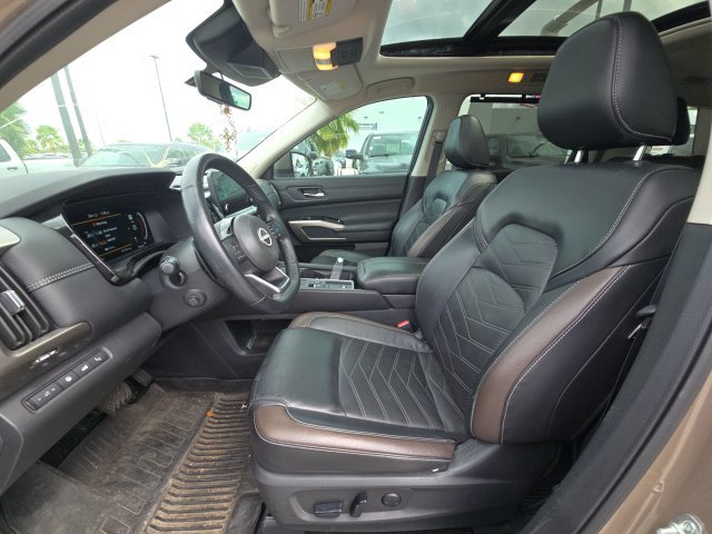 Used 2024 Beige Nissan Platinum image 8