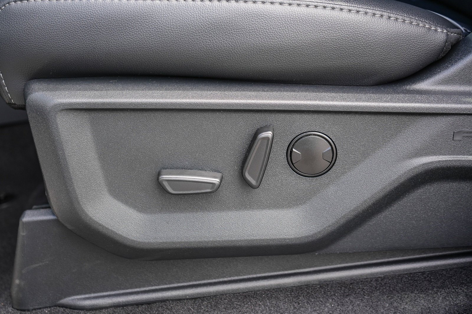 New 2026 Carbonized Gray Metallic Ford Lariat® image 24
