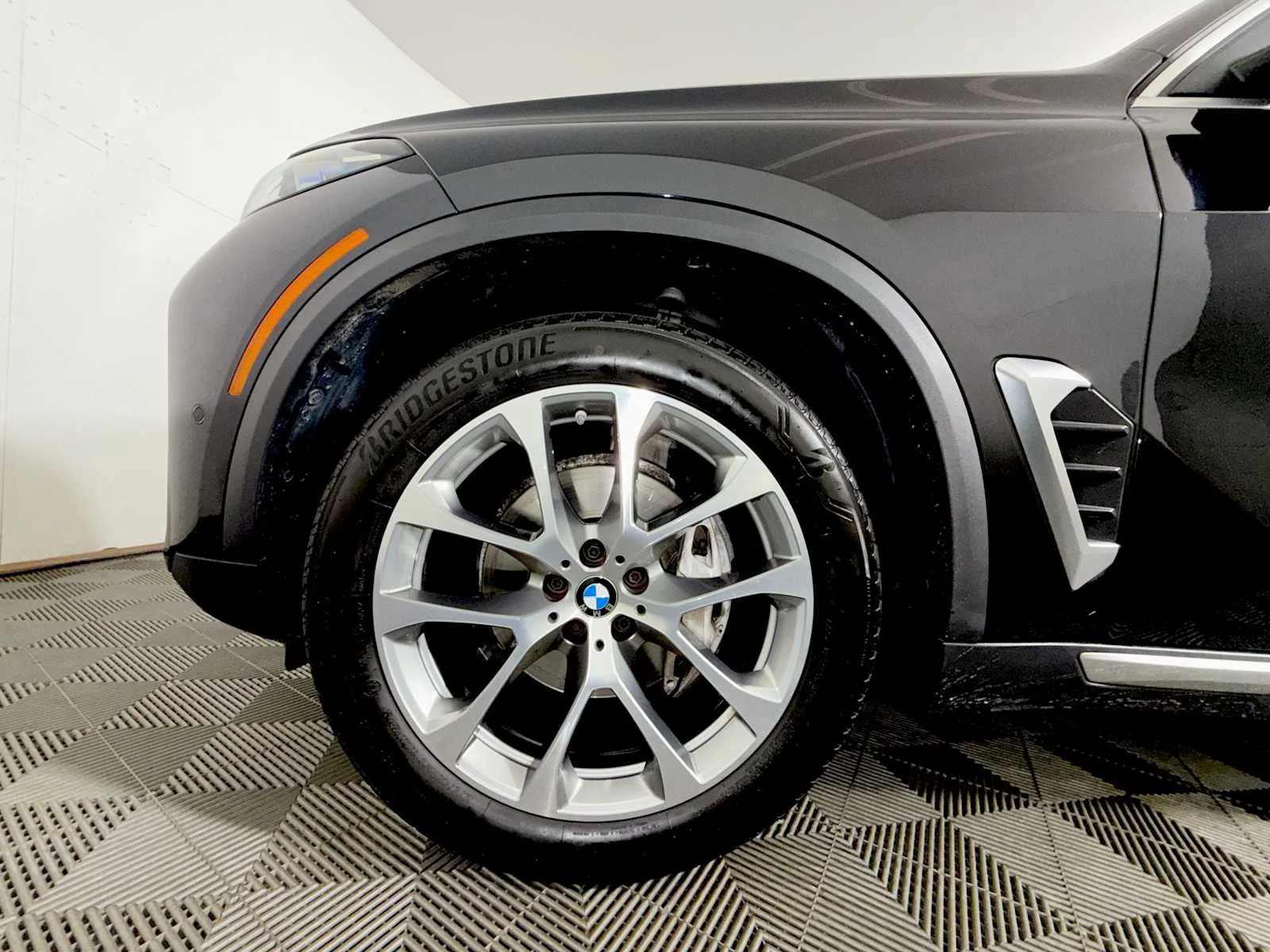 Certified Used 2024 Black Sapphire Metallic BMW xDrive40i image 8