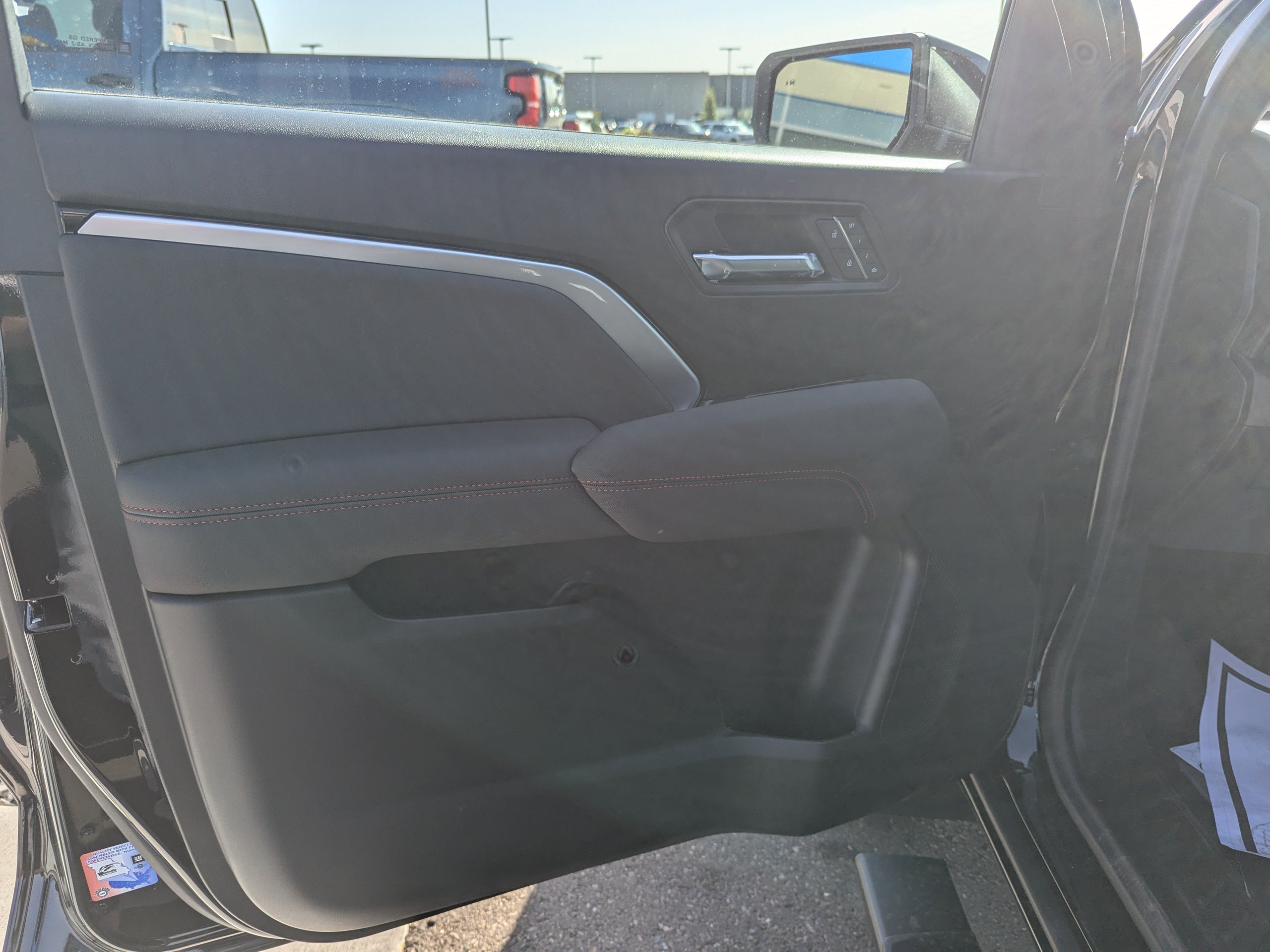 2026 Chevrolet Colorado Z71 - Photo 9