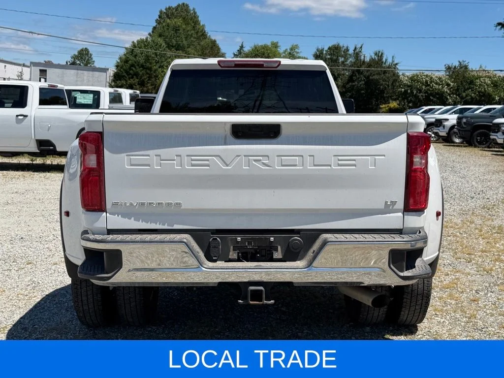Used 2025 White Chevrolet LT image 7