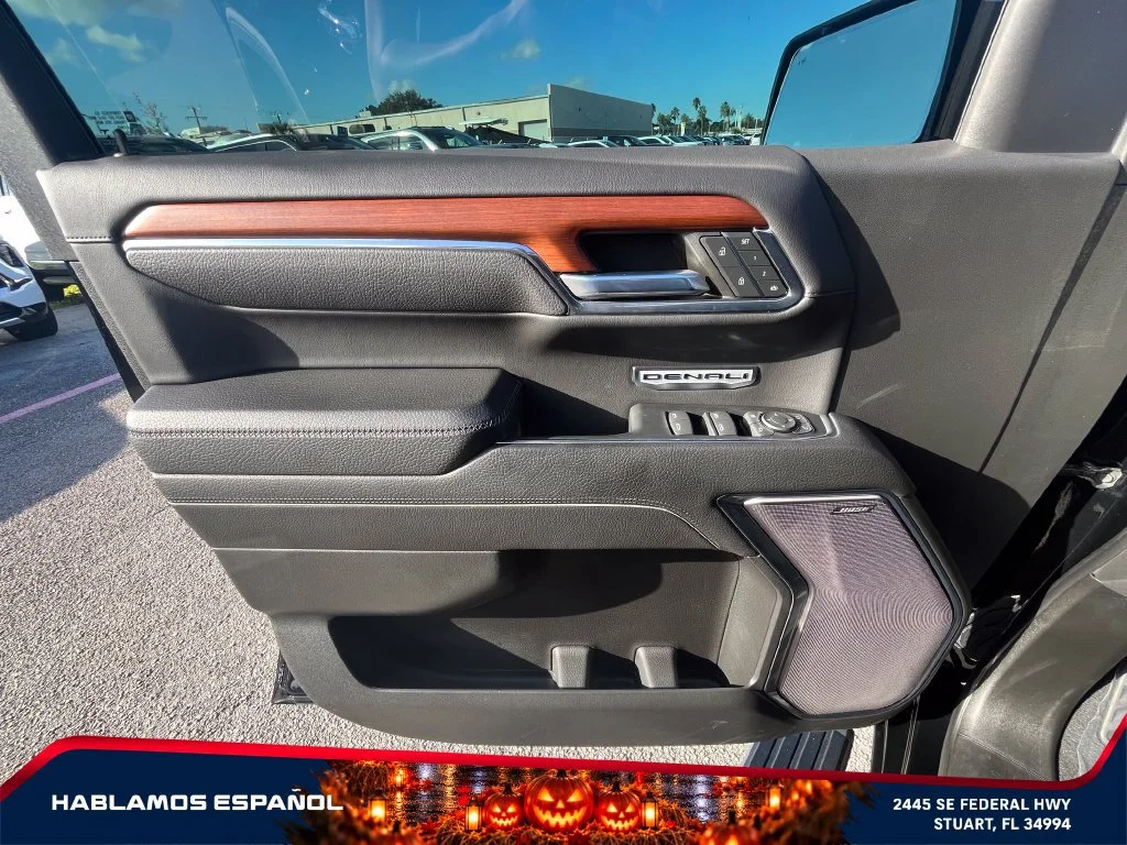 New 2026 Summit White GMC Elevation image 24