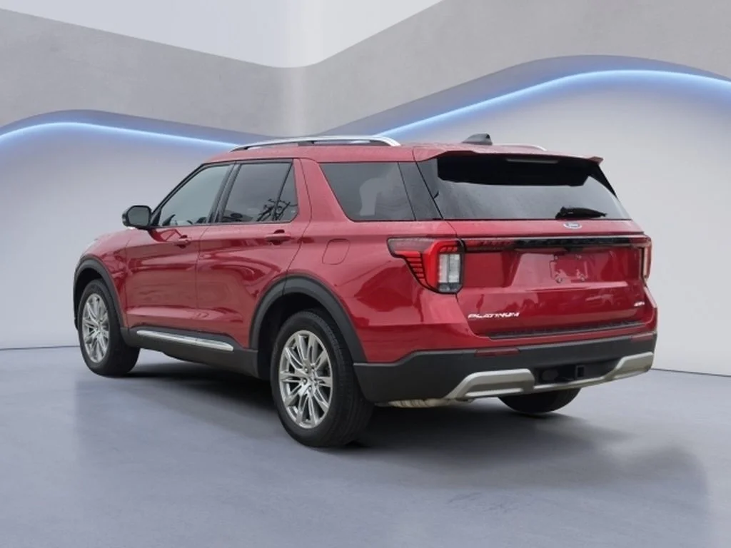 Used 2025 Rapid Red Metallic Tinted Clearcoat Ford Platinum image 4