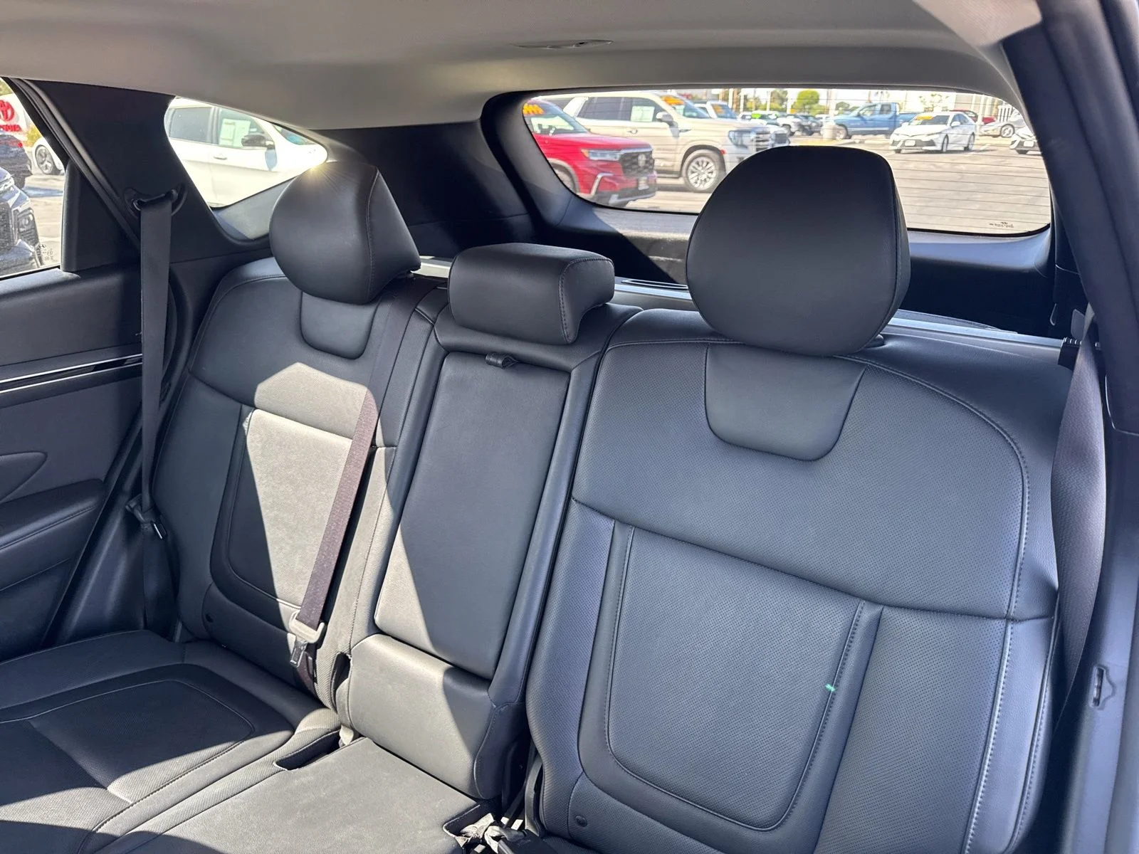 Used 2022 Phantom Black Hyundai Limited image 22