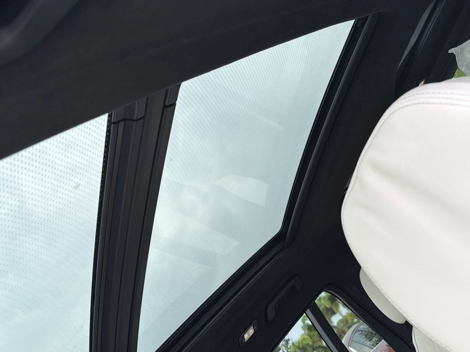 New 2027 Mineral White Metallic BMW xDrive40i image 41