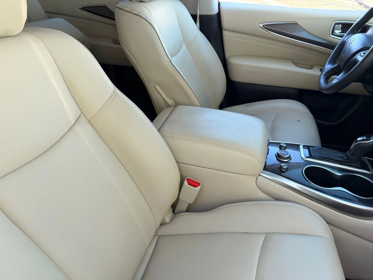 Used 2020 Majestic White INFINITI Pure image 10
