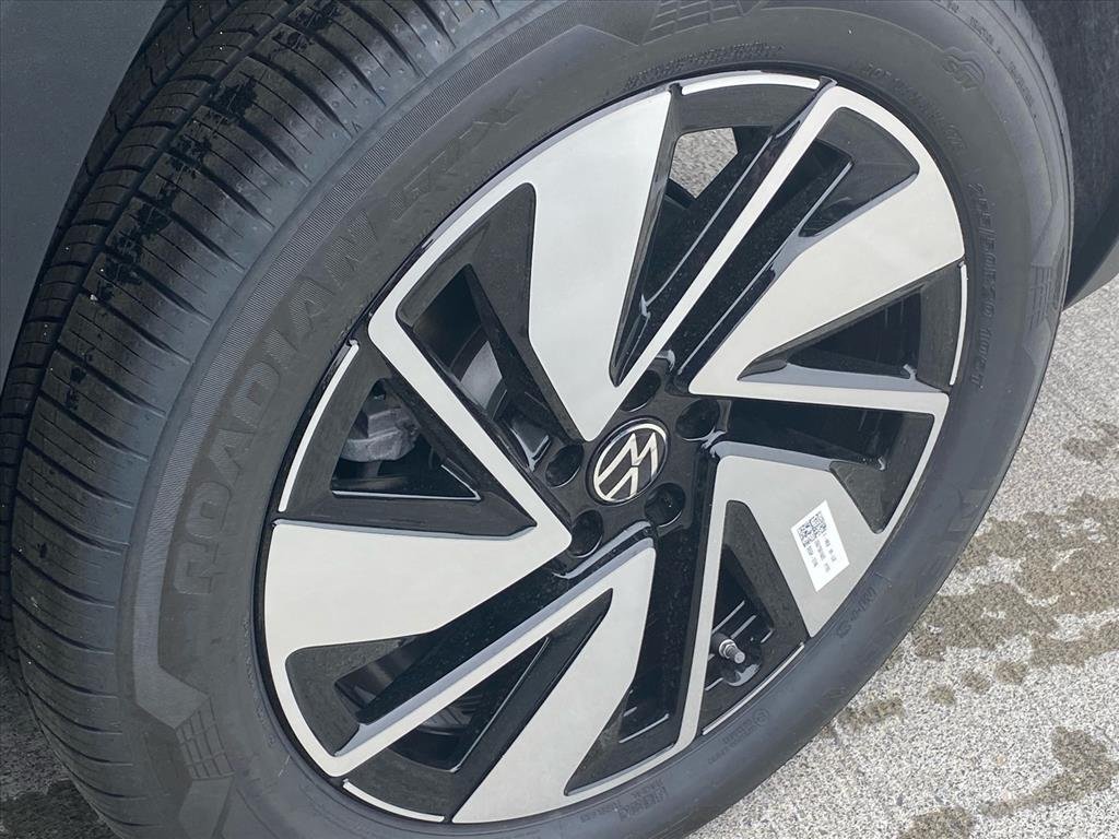 New 2026 Green Volkswagen 2.0T SE w/Technology image 12