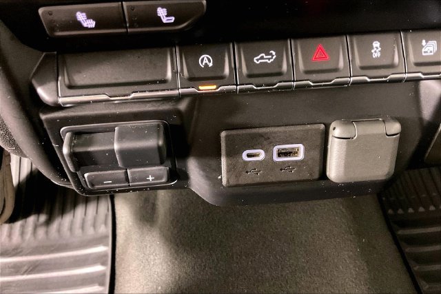Used 2021 White GMC Elevation image 14