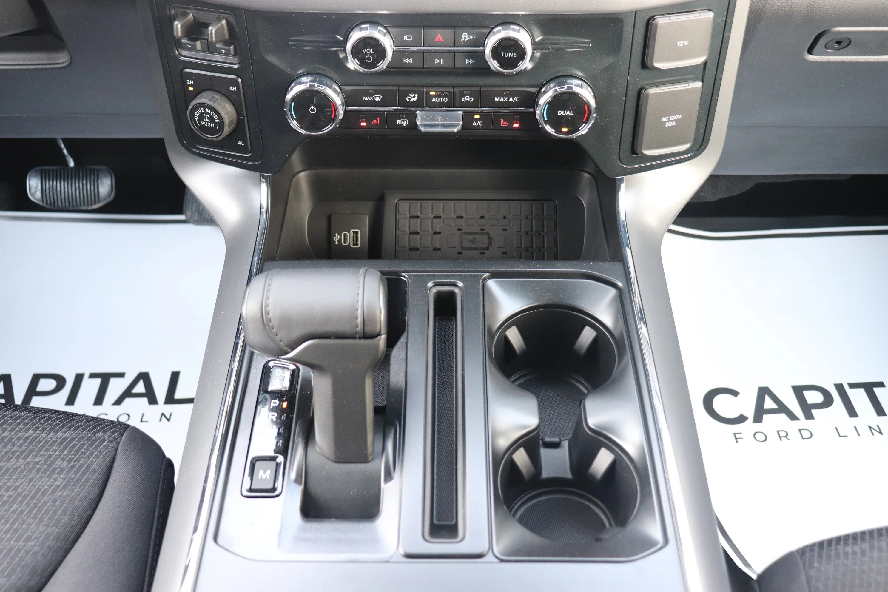 New 2026 OXFORD WHITE Ford XLT image 10